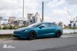 Avery SWF Calm Tide Metallic Matt Autofolie Nahaufnahme Tesla Seitenansicht